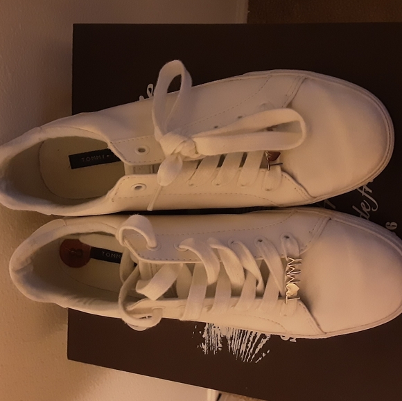 Tommy Hilfiger Shoes Size 8 Alune Lace Up Like New - Picture 8 of 11
